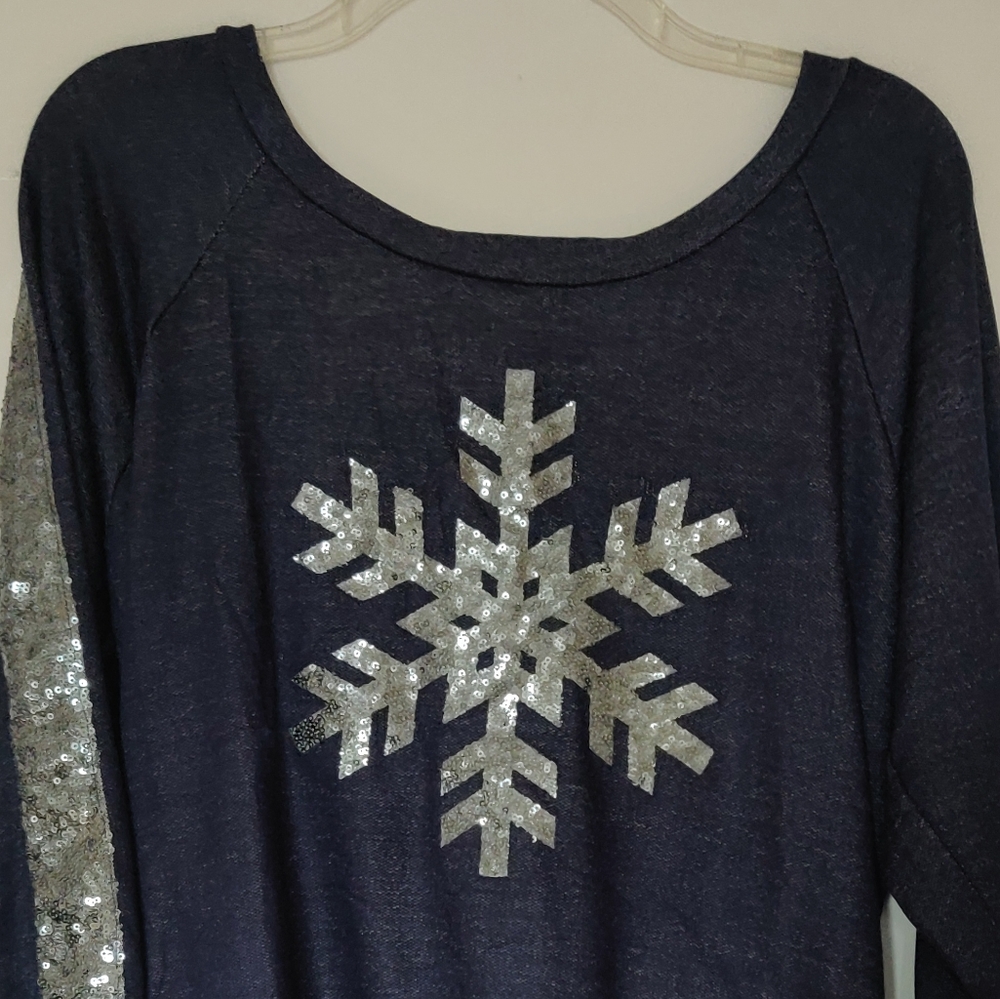 Top - Picture 2 of 3